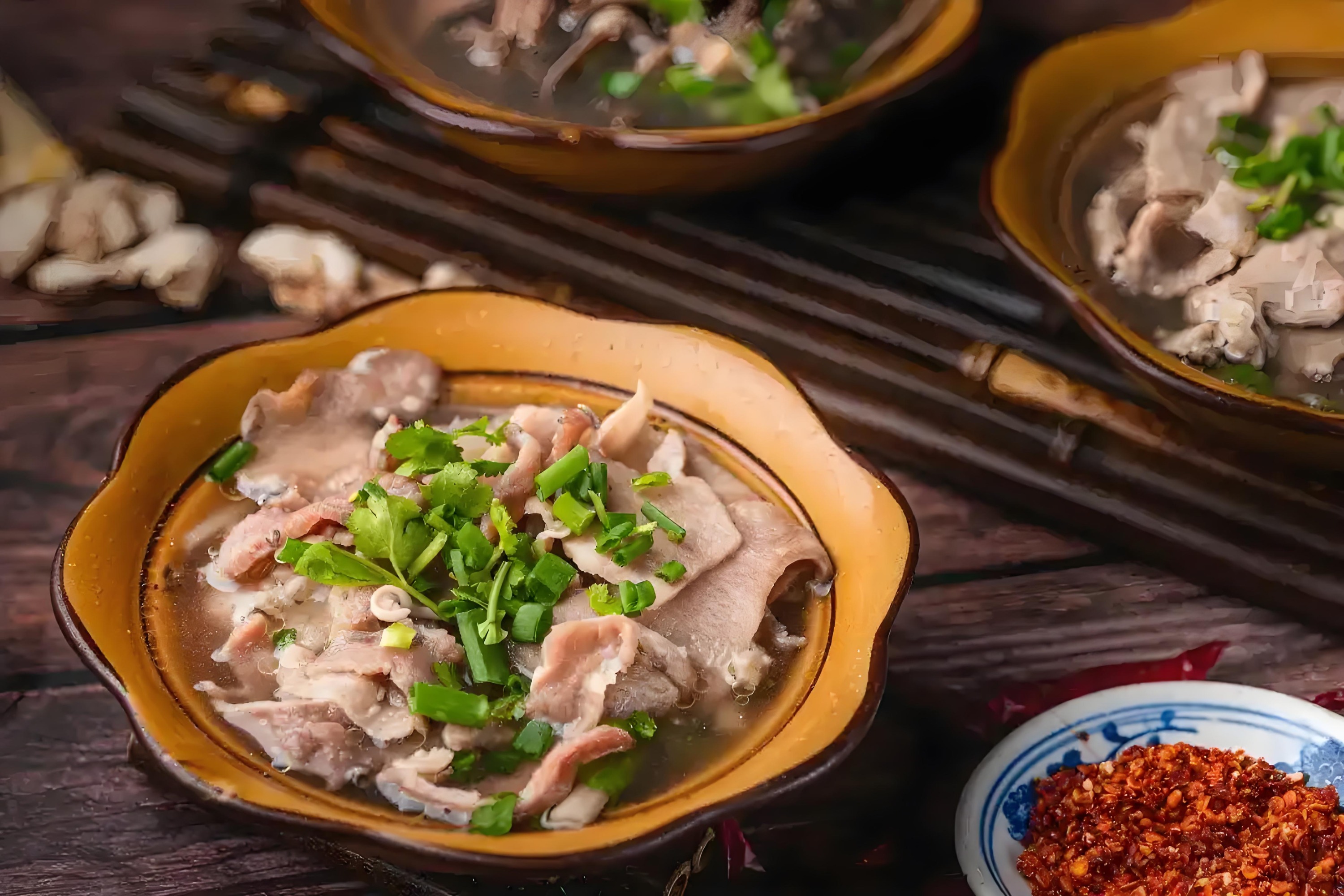下了飞机就想去吃跷脚牛肉？成都机场到乐山，这么走就对了